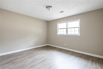 467 Southern Way in Lawrenceville, GA - Building Photo - Building Photo