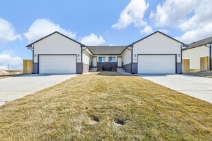 5378 N Toben Dr in Bel Aire, KS - Building Photo