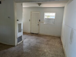 1089 S Deleon Ave in Titusville, FL - Building Photo - Building Photo