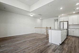 2037 Statesville Ave in Charlotte, NC - Foto de edificio - Building Photo