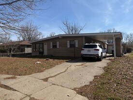 926 N Linview Ave in Urbana, IL - Building Photo