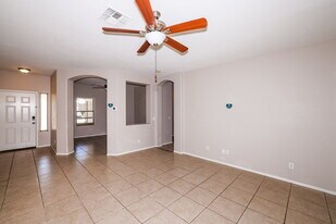 12613 W Redondo Dr in Litchfield Park, AZ - Foto de edificio - Building Photo