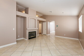 6620 Trout Peak Way in Las Vegas, NV - Building Photo - Building Photo