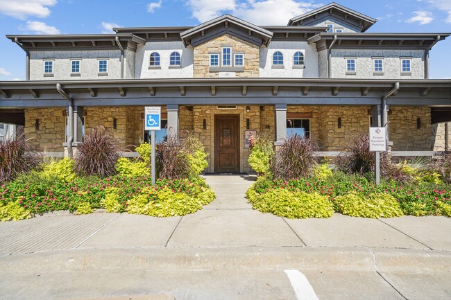 Overlook Ranch in Fort Worth, TX - Building Photo - Building Photo