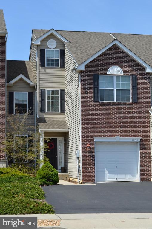 5255 Spring Ridge Dr E in Macungie, PA - Building Photo - Building Photo