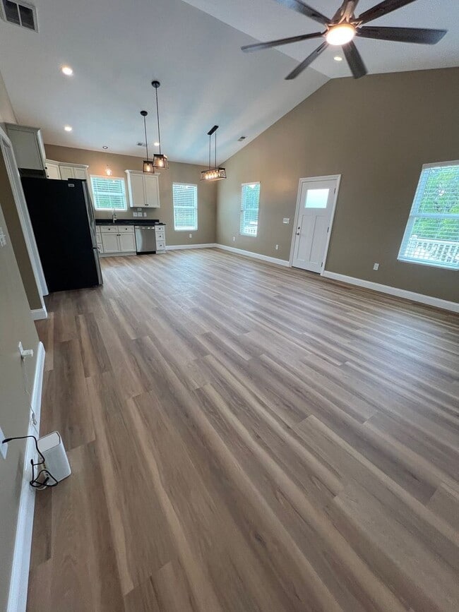2052 Glenns Bay Rd in Surfside Beach, SC - Building Photo - Building Photo