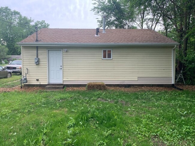 1021 Mount St in Gary, IN - Building Photo - Building Photo