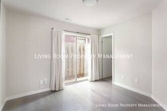 736 N Webster St in Portland, OR - Building Photo - Building Photo