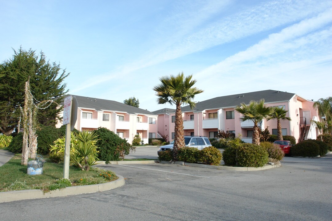 Marina Beach Apartments in Marina, CA - Building Photo