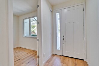 147 Flynn Ave in Mountain View, CA - Building Photo - Building Photo