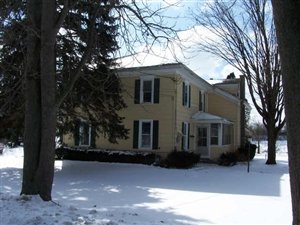 8 Edwards St in Batavia, NY - Building Photo