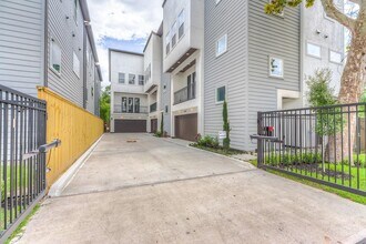 3722 Robertson St in Houston, TX - Foto de edificio - Building Photo