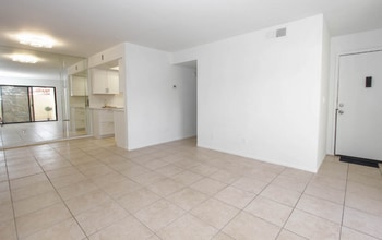 16635 N Cave Creek Rd in Phoenix, AZ - Building Photo - Building Photo