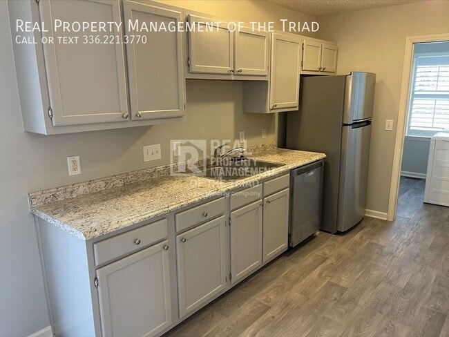 4600 Prestbury Dr in Greensboro, NC - Building Photo - Building Photo