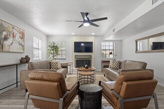 2540 Albany Dr in Kissimmee, FL - Building Photo - Building Photo