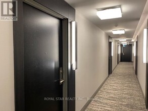 4208-4208 Dundas St W in Toronto, ON - Building Photo - Building Photo