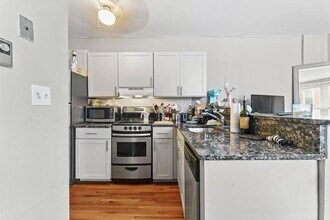 533 Monroe St in Hoboken, NJ - Foto de edificio - Building Photo