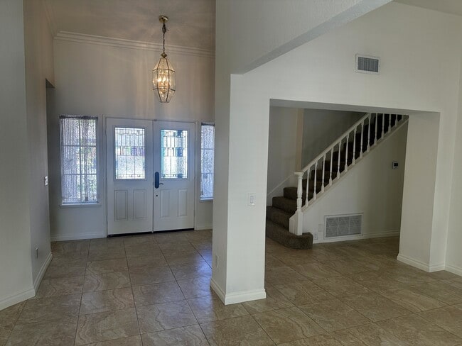 351 Peaceful Ct in Simi Valley, CA - Building Photo - Building Photo