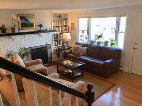 9 Prospect Ct in Marblehead, MA - Building Photo - Building Photo