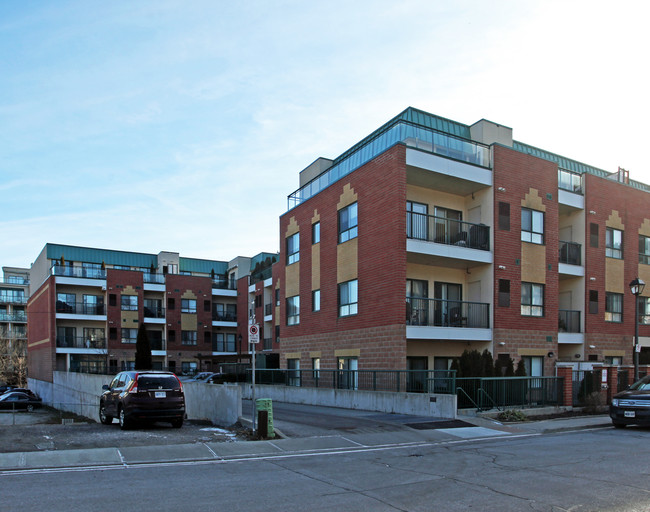 Park Lane Condominiums in Vaughan, ON - Building Photo - Building Photo