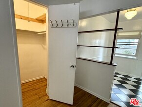 1325 Washington Ave in Santa Monica, CA - Building Photo - Building Photo