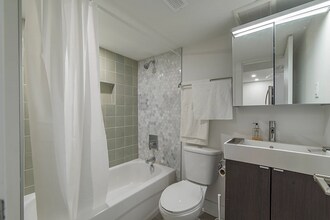 150 Meadowlands Dr W in Ottawa, ON - Building Photo - Building Photo