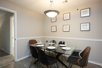 Webb Bridge Crossing in Alpharetta, GA - Foto de edificio - Interior Photo