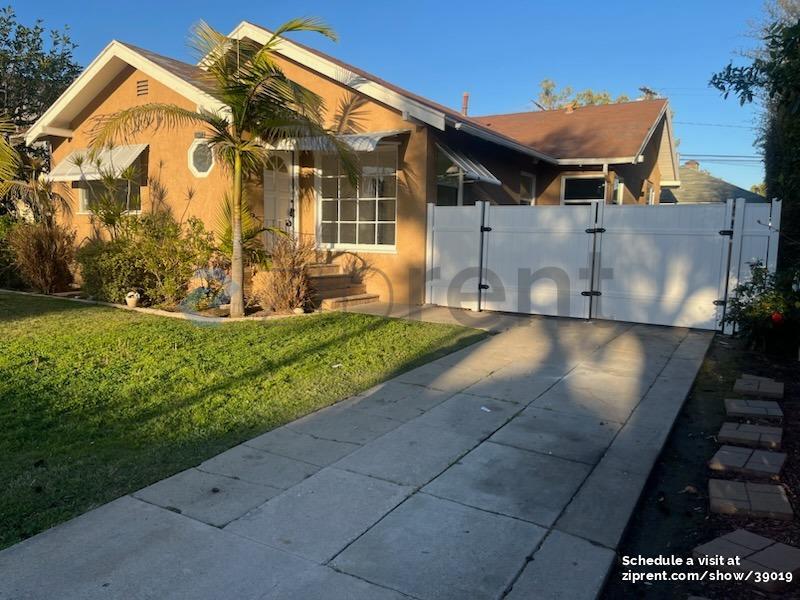 3758 Brayton Ave in Long Beach, CA - Building Photo