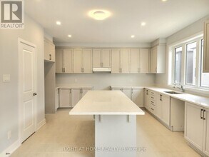 615 Cygnus St in Ottawa, ON - Building Photo - Building Photo
