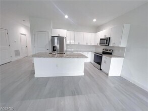 7012 Jolly Cir in La Belle, FL - Building Photo - Building Photo