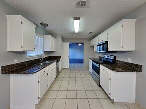 5717 Heatherglen Terrace in Fort Worth, TX - Foto de edificio - Building Photo