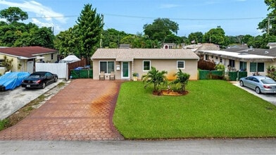 1621 N 71st Ave in Hollywood, FL - Foto de edificio - Building Photo