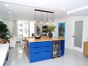 5701 Collins Ave in Miami Beach, FL - Building Photo - Building Photo