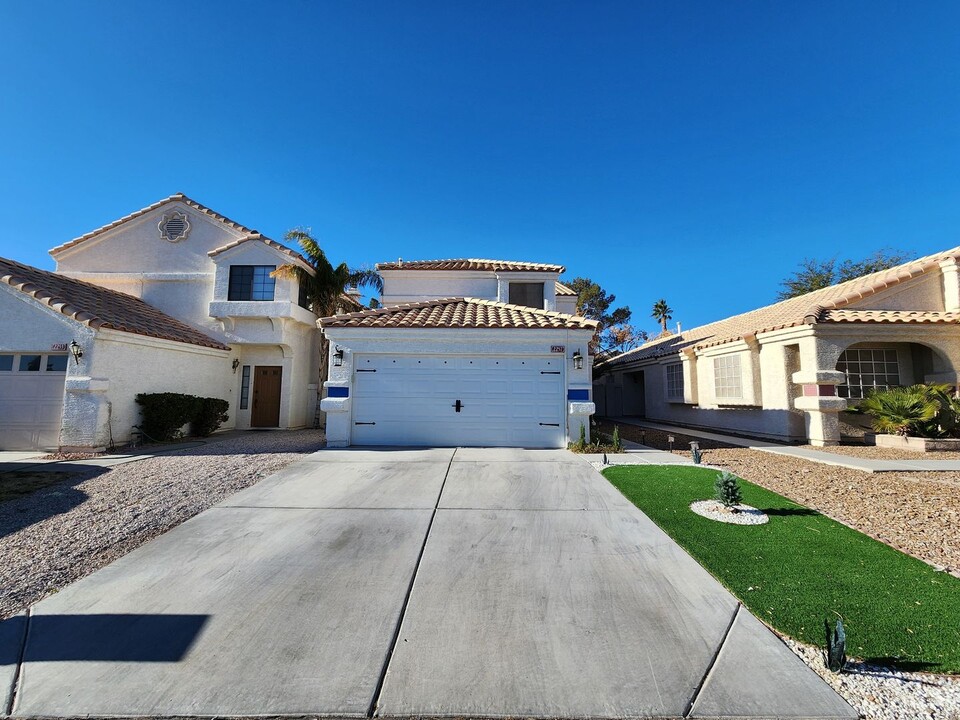 2257 Chatfield Dr in Las Vegas, NV - Building Photo