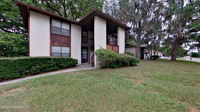 property at 469 Crabapple Ct