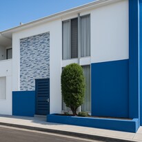 Summer Breeze Apartments in North Hills, CA - Building Photo