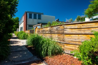 1421 Oneida Street Apartments in Denver, CO - Building Photo - Building Photo