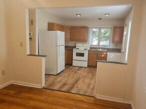 47 Village Cir in Hamden, CT - Building Photo - Building Photo