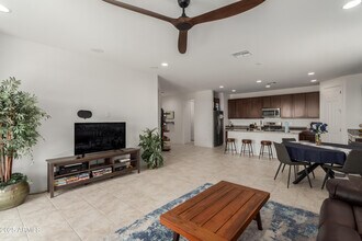 14269 W El Cortez Pl in Sun City West, AZ - Foto de edificio - Building Photo