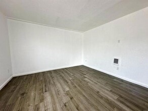 5377 Imperial Ave, Unit 3 in San Diego, CA - Building Photo - Building Photo
