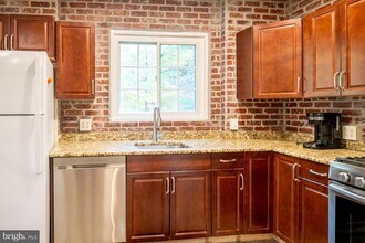 3626 Gunston Rd in Alexandria, VA - Building Photo - Building Photo