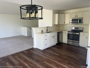 47655 Pembroke Dr in Canton Township, MI - Building Photo - Building Photo