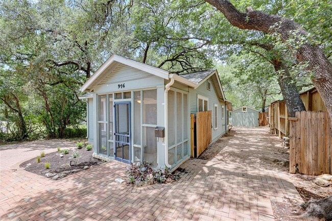 916 S 5th St in Austin, TX - Building Photo - Building Photo