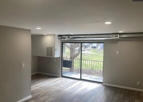 17500 Euclid Ave in Cleveland, OH - Building Photo