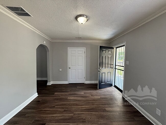 2262 Jackson Ave in Memphis, TN - Building Photo - Building Photo