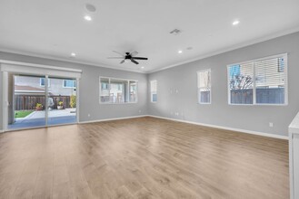 220 Olivadi Way in Sacramento, CA - Building Photo - Building Photo