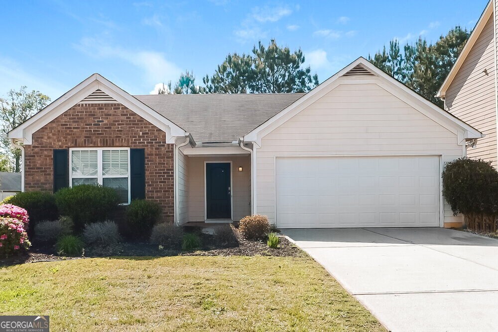 310 Lakeside Point in Covington, GA - Building Photo