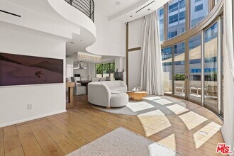 1719 Appian Wy in Santa Monica, CA - Building Photo - Building Photo