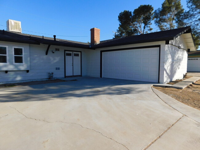 21306 Bancroft Ct in California City, CA - Building Photo - Building Photo