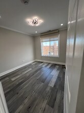 7935 Ogden Ave, Unit 2 in Lyons, IL - Foto de edificio - Building Photo